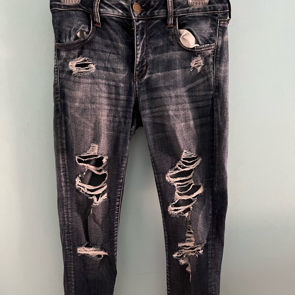 Stretchy ripped jeans